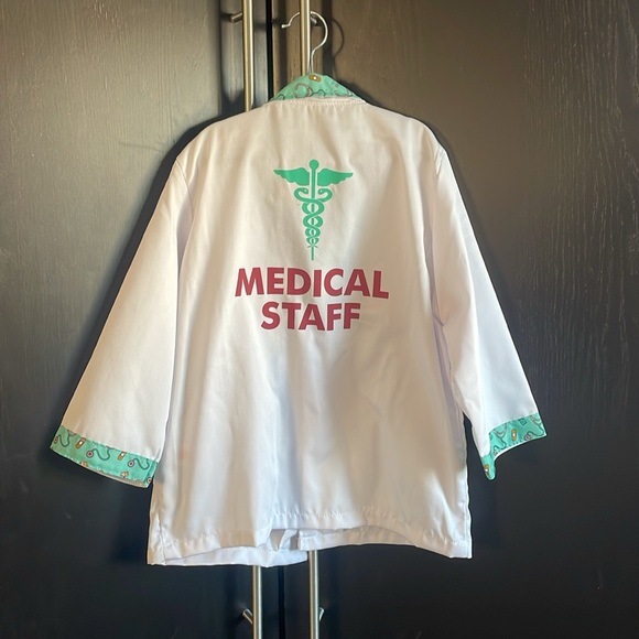 Saint Jude Hospital lab coat - Picture 3 of 3